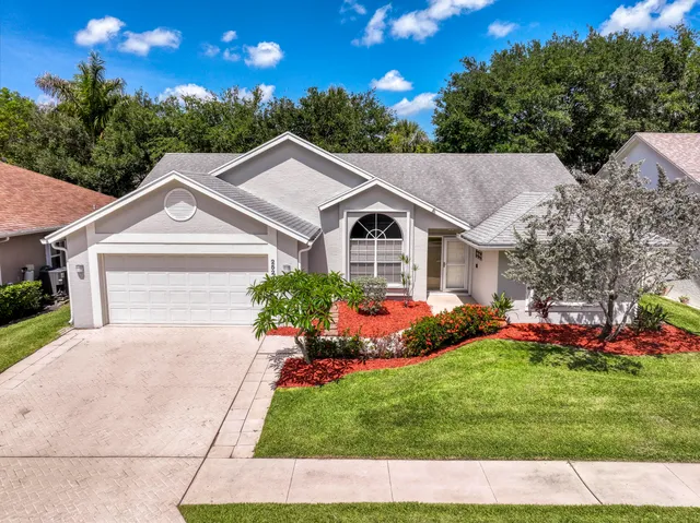 3-bedroom home at 252 Moccasin Trail W, Jupiter