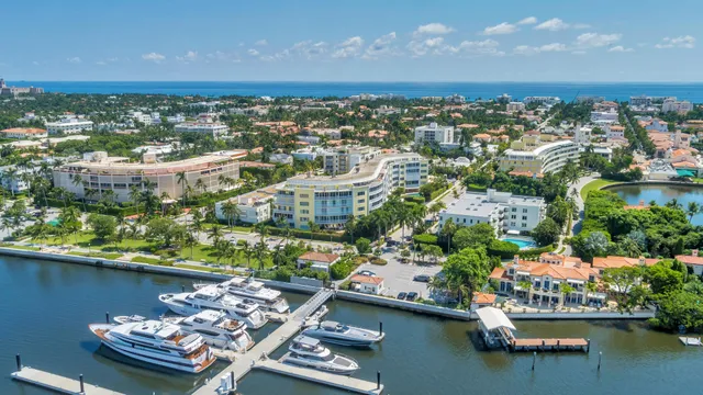 3-bedroom home at 389 S Lake Drive #Phb, Palm Beach