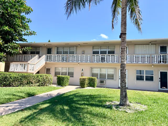 1-bedroom home at 14 Easthampton A, West Palm Beach