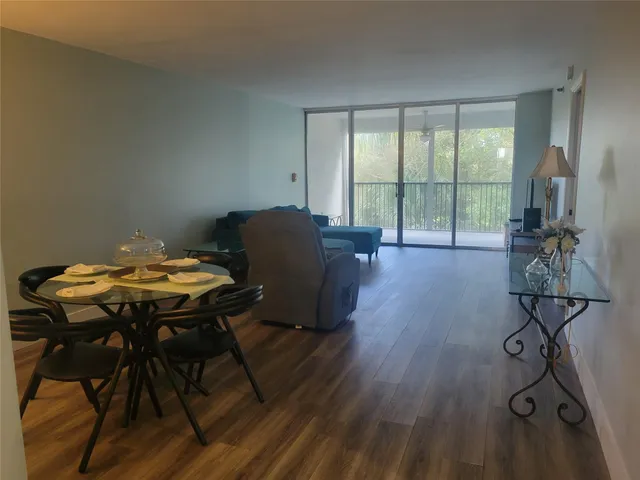 2-bedroom home at 3940 Inverrary Boulevard #407-a, Lauderhill