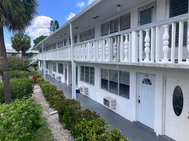 1-bedroom home at 364 Northampton R, West Palm Beach