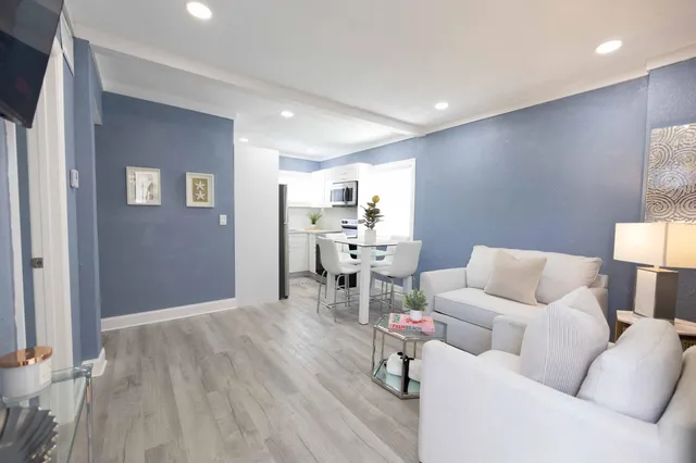 2-bedroom rental at 420 Avenida Alegre #4, West Palm Beach