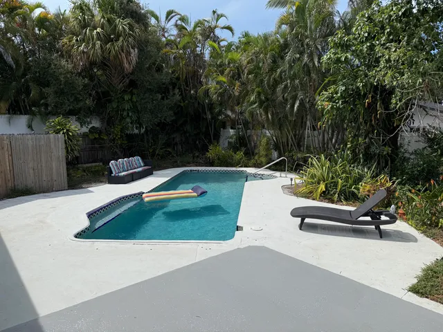 2-bedroom rental at 2415 Laurel Lane, Palm Beach Gardens
