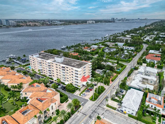 1-bedroom rental at 250 N Bradley Place #402, Palm Beach