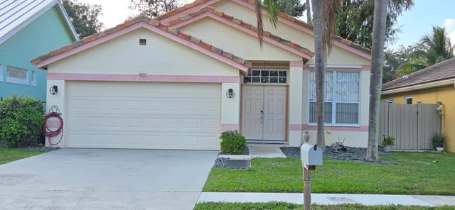 3-bedroom rental at 661 Lake Wellington Drive, Wellington