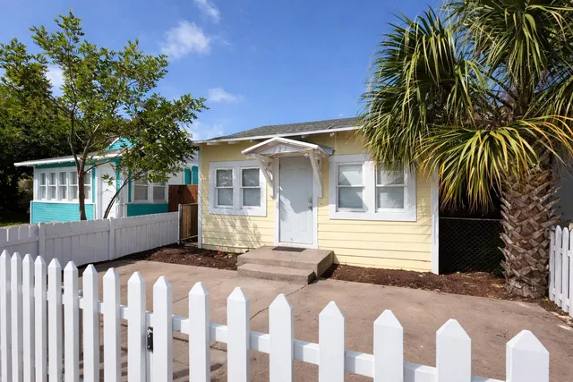 3-bedroom rental at 327 S L Street, Lake Worth Beach