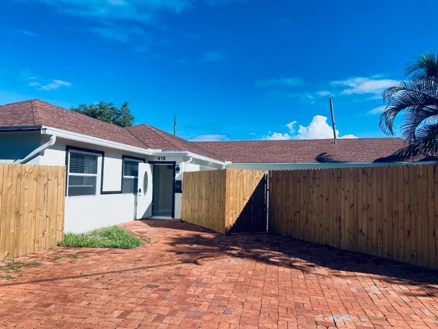 2-bedroom rental at 615 NE 2nd Avenue, Delray Beach