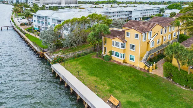 2-bedroom rental at 1060 Lake Shore Drive #201, West Palm Beach