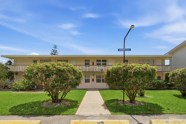 2-bedroom rental at 142 Norwich F, West Palm Beach