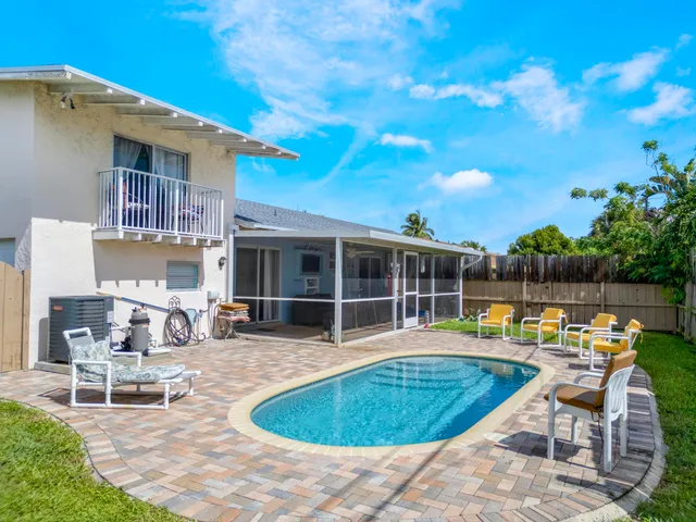 3-bedroom rental at 832 Green Street #1, West Palm Beach