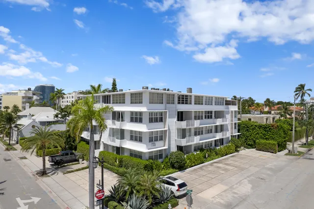 1-bedroom rental at 401 Peruvian Avenue #3020, Palm Beach