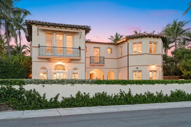 6-bedroom rental at 240 N Ocean Boulevard, Palm Beach