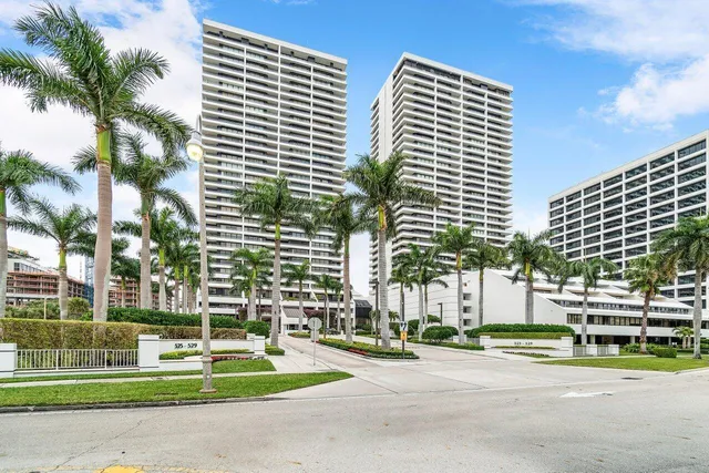 2-bedroom rental at 529 S Flagler Drive #6g, West Palm Beach