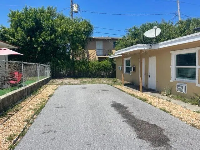 2-bedroom rental at 725 21st Street #2, West Palm Beach