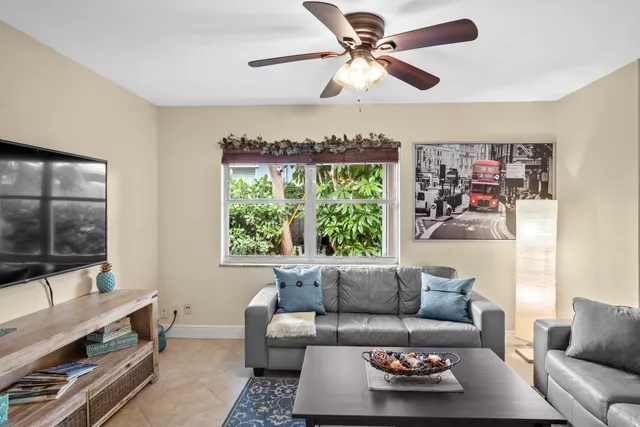 1-bedroom rental at 803 NE 2nd Avenue, Delray Beach