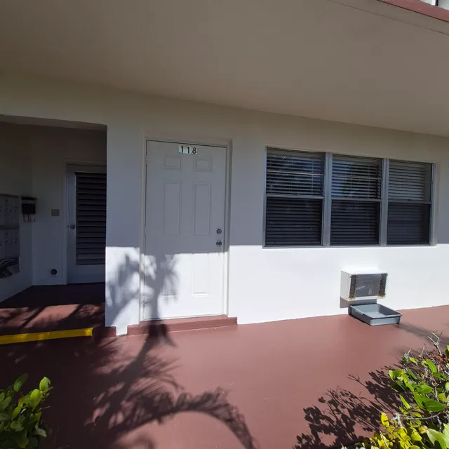 1-bedroom rental at 118 Kent H, West Palm Beach