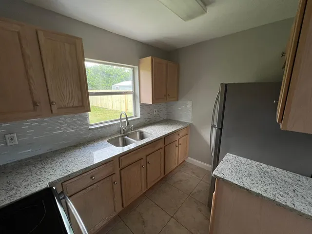 2-bedroom rental at 1883 Breezy Lane, West Palm Beach