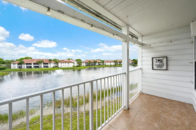 2-bedroom rental at 261 Cypress Point Drive, Palm Beach Gardens