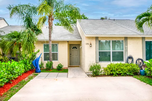 2-bedroom rental at 178 Pinewood Court, Jupiter