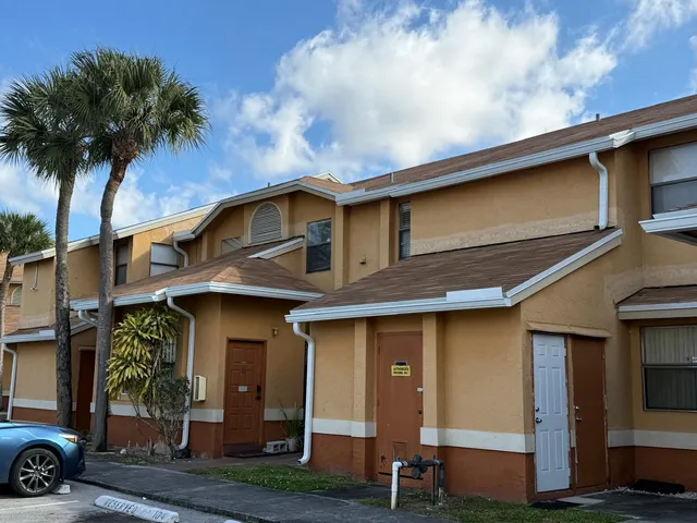 2-bedroom rental at 2511 NW 56th Avenue #111, Lauderhill