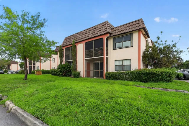 2-bedroom home at 20805 NE 8th Court #101-21, Miami