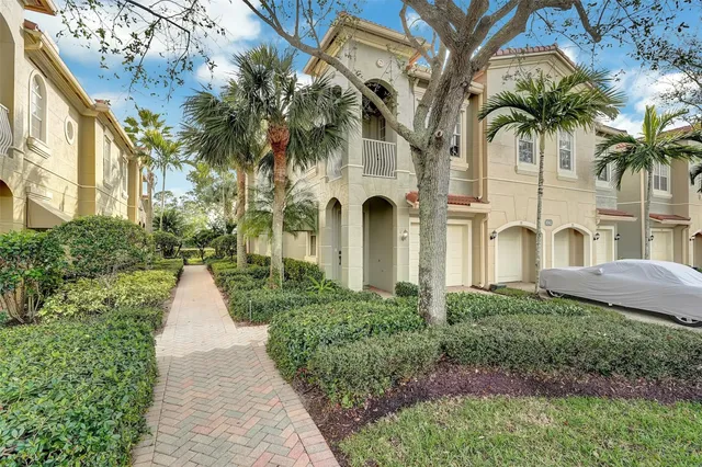 2-bedroom home at 4941 E Bonsai Circle E #209, Palm Beach Gardens