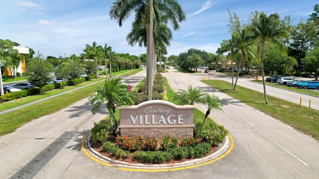 2-bedroom home at 210 Wellington E, West Palm Beach