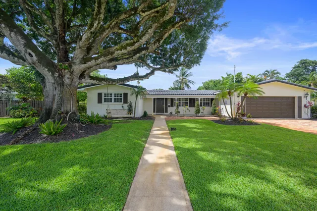 4-bedroom home at 6850 NW 7th Street, Plantation