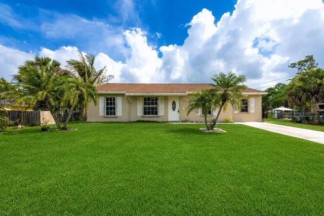 5-bedroom home at 15285 San Diego Drive, Loxahatchee Groves