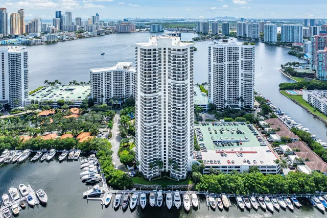 2-bedroom home at 3500 Mystic Pointe Drive, Aventura