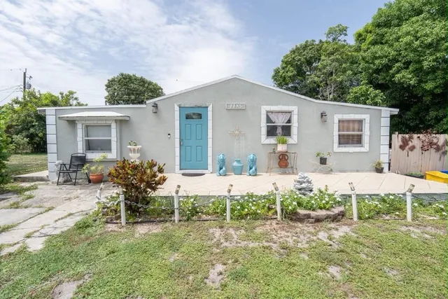 2-bedroom home at 1185 Alto Road, Lake Worth