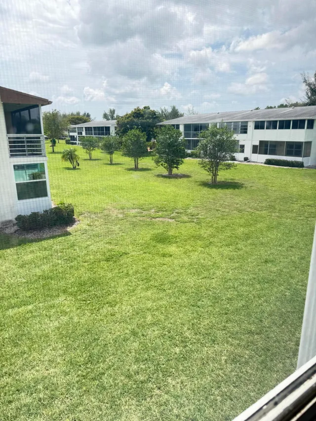 1-bedroom home at 179 Windsor H, West Palm Beach