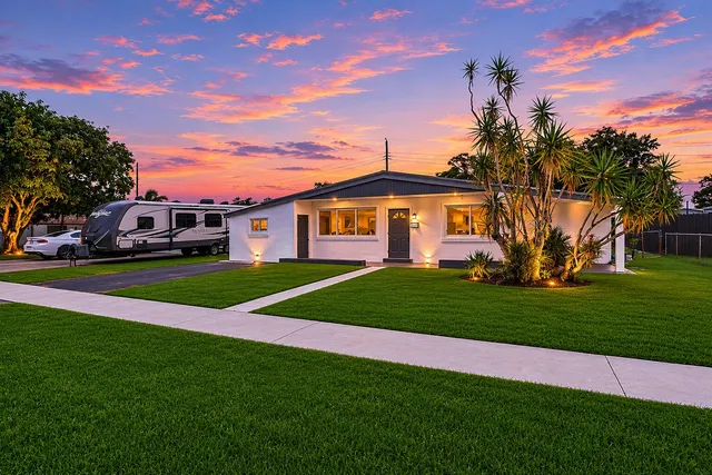 3-bedroom home at 620 N 66th Avenue, Hollywood