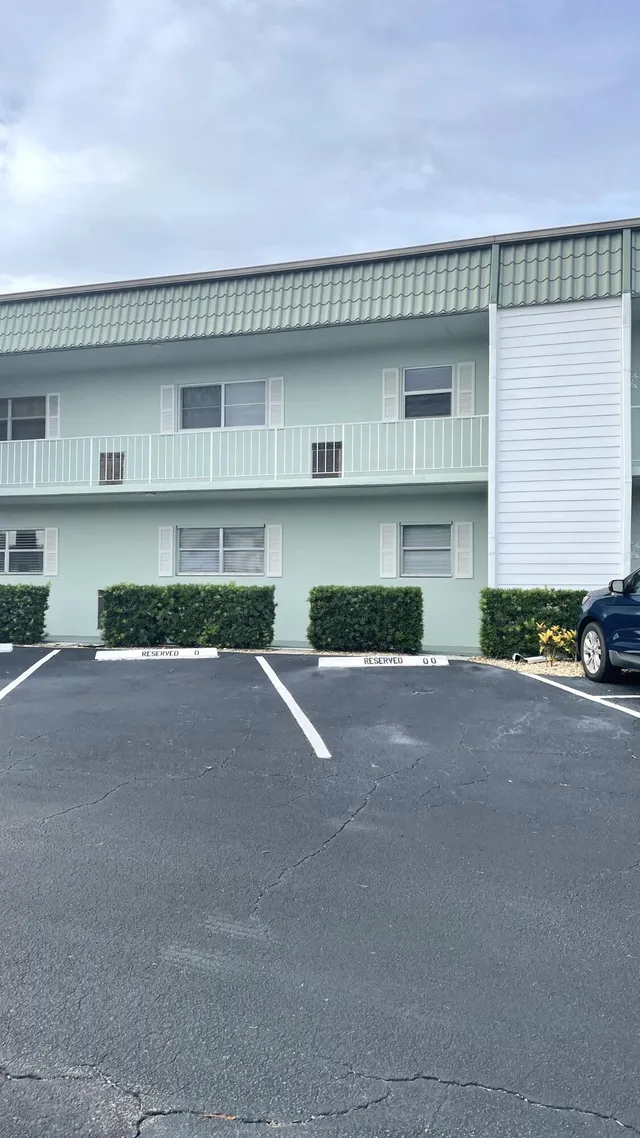 1-bedroom home at 120 Wettaw Lane #112, North Palm Beach