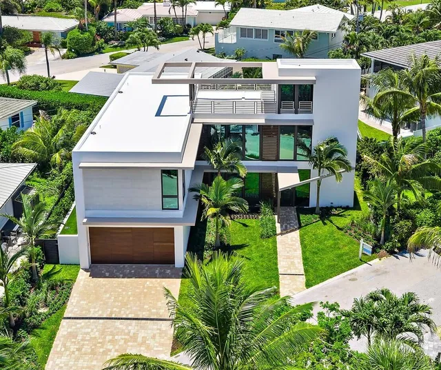 6-bedroom home at 390 Jupiter Lane, Juno Beach