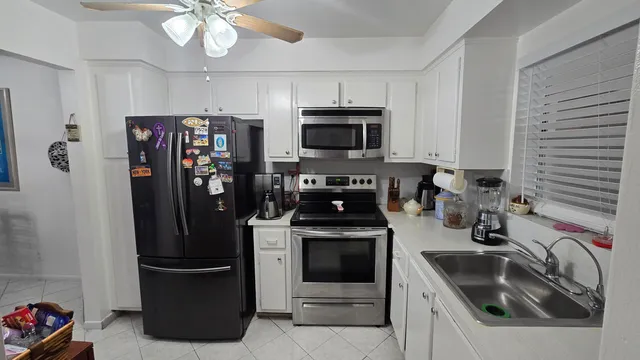 2-bedroom home at 1200 Tallwood Avenue #305, Hollywood