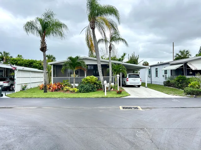 2-bedroom home at 3409 Lake Overlook Place, Lake Worth