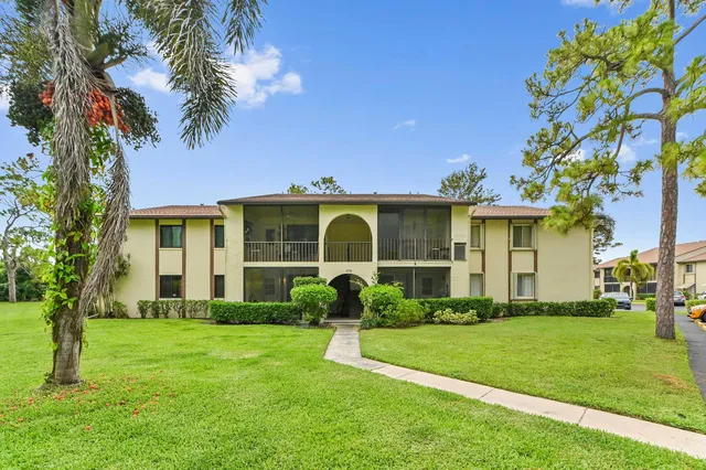 2-bedroom home at 319 Knotty Pine Circle #C-1, Greenacres