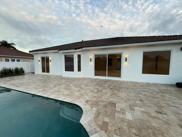 5-bedroom home at 3244 SW 53rd Court, Hollywood