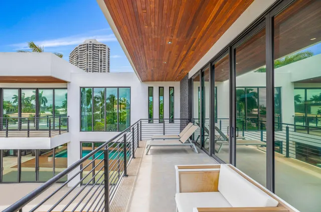 6-bedroom home at 3462 NE 171st Street, North Miami Beach