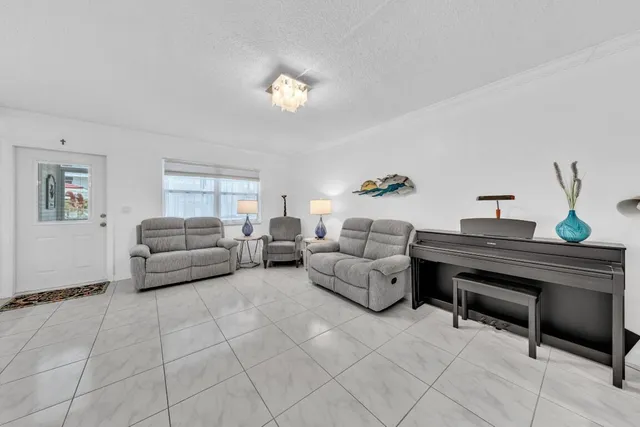 2-bedroom home at 580 Egret Drive #121, Hallandale Beach