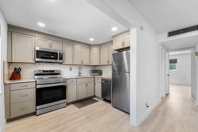 2-bedroom home at 340 NW 19th Street #2020, Boca Raton