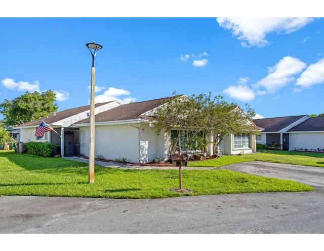 3-bedroom home at 8634 Bridle Path Court #1, Davie