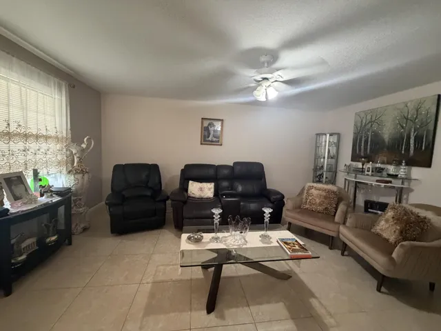 2-bedroom home at 1011 Ventnor Crescent, Deerfield Beach