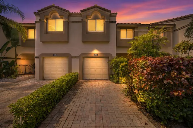 3-bedroom home at 6738 Via Regina, Boca Raton