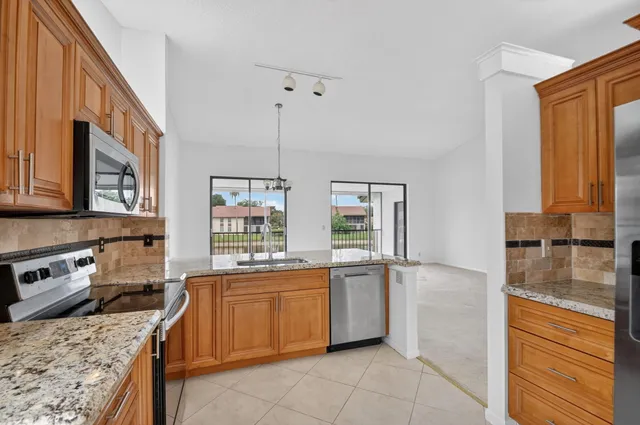 3-bedroom home at 10231 N Circle Lake Drive #201, Boynton Beach