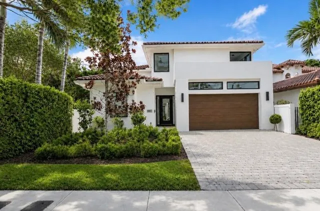 5-bedroom home at 918 SE 8th Street, Fort Lauderdale