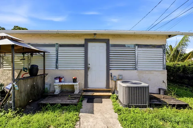 4-bedroom home at 823 Doctor Martin Luther King Junior Boulevard #823, Pompano Beach