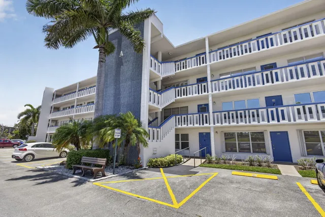 1-bedroom home at 308 Greenbrier A, West Palm Beach