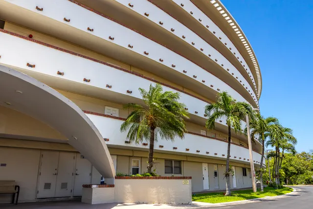 3-bedroom home at 1319 E Hillsboro Boulevard #208, Deerfield Beach